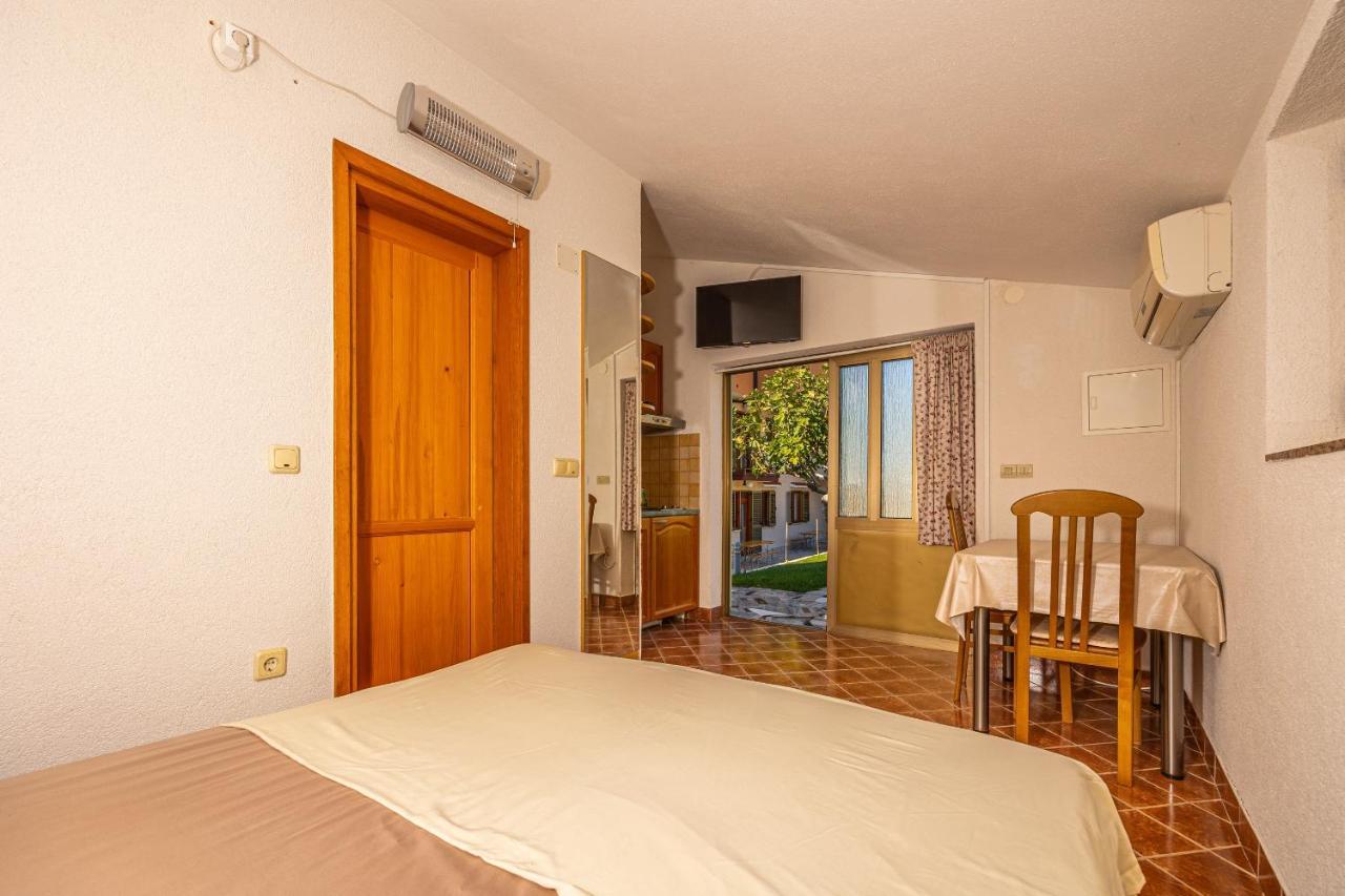 קריקווניצה Apartments Francoise מראה חיצוני תמונה