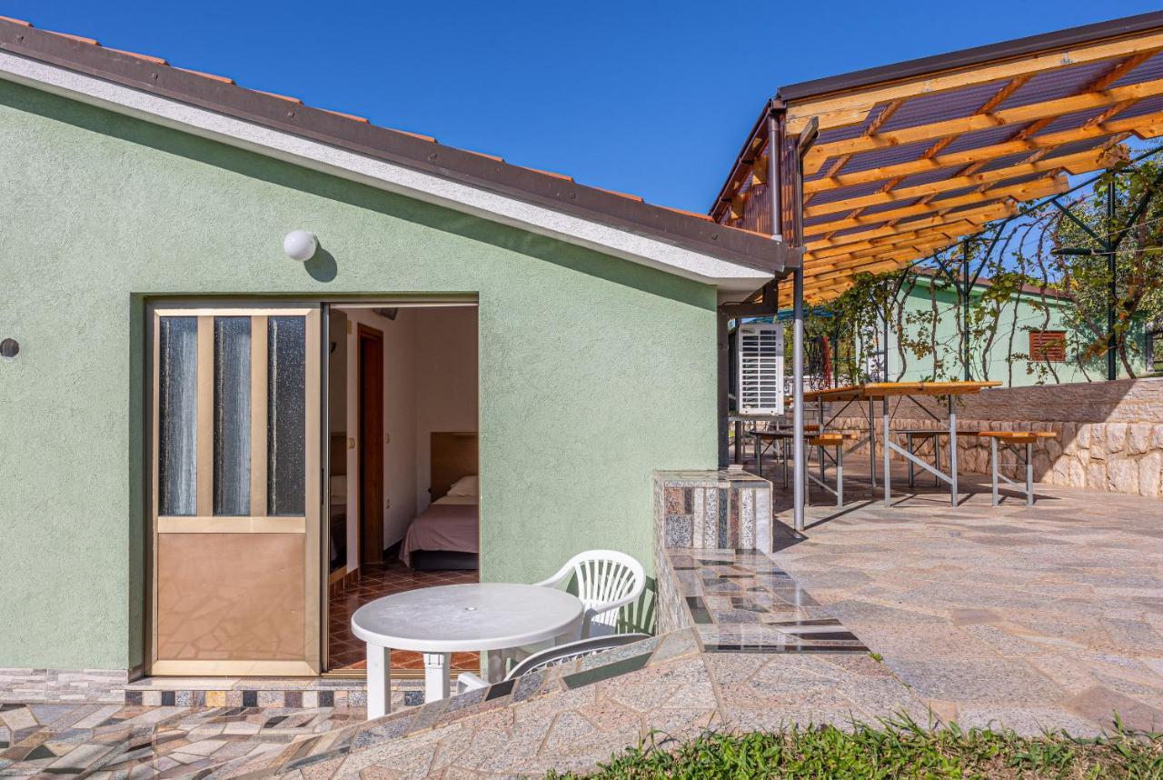 קריקווניצה Apartments Francoise מראה חיצוני תמונה