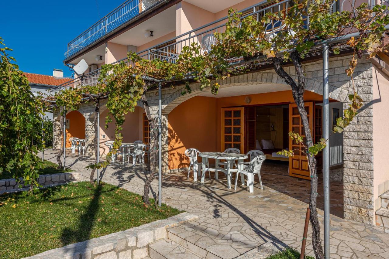 קריקווניצה Apartments Francoise מראה חיצוני תמונה