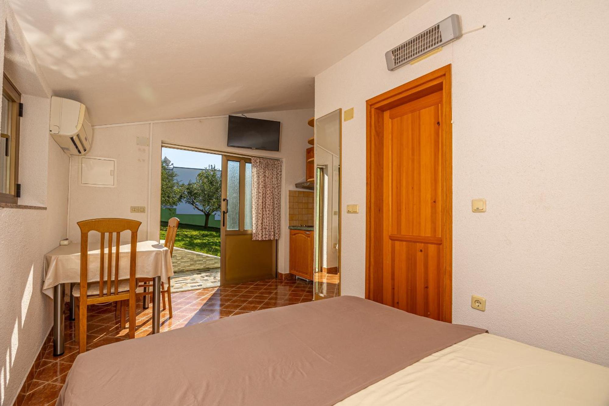 קריקווניצה Apartments Francoise מראה חיצוני תמונה
